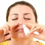mujer con congetsion nasal